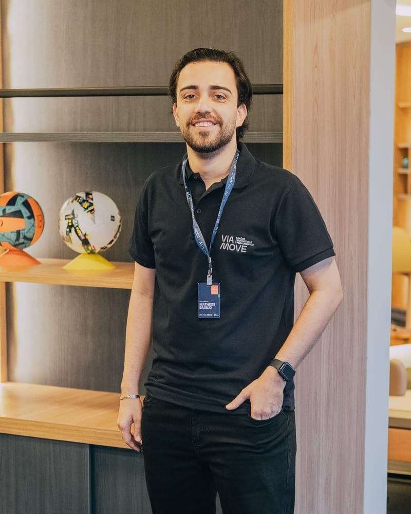 Retrato de Matheus Basílio, fisioterapeuta do Via Move.